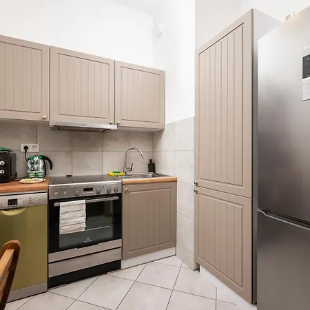 11th Floor Praga View By Bookinghost *