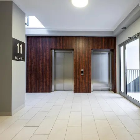 Lejlighed 11th Floor Praga View By Bookinghost