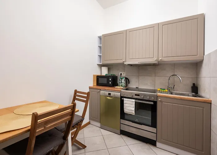 11th Floor Praga View By Bookinghost * Varsó